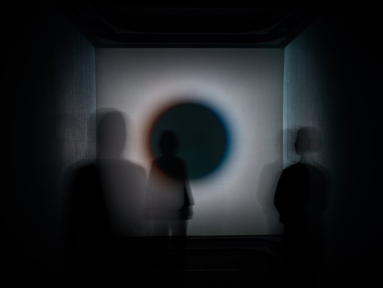 evala《Embryo》2024年 撮影＝ Yutaro Yamaguchi 写真提供＝SbYE。