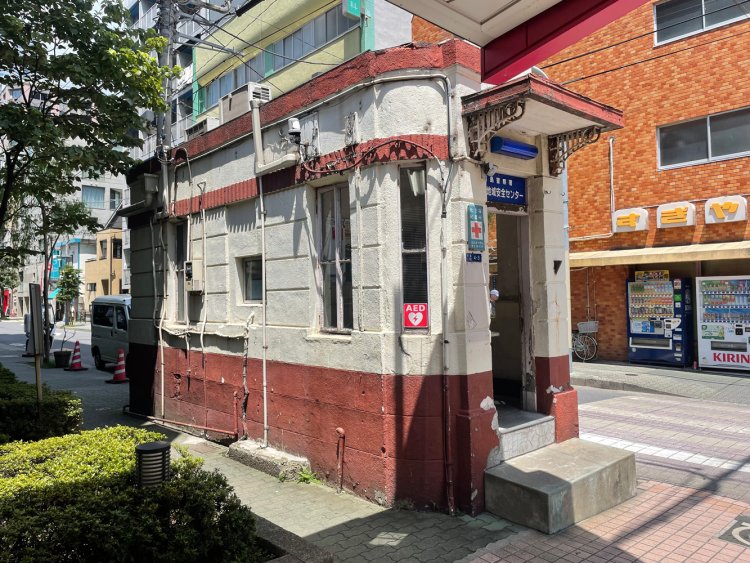 交番のようで交番でない。