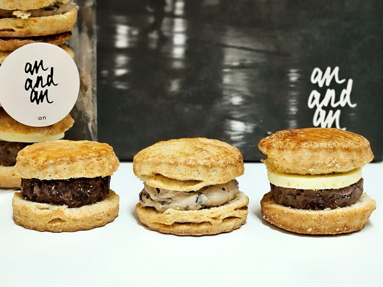 左から、ひとり、であい、わかれ。