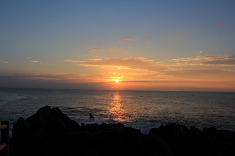 菅田さんも感激したという、気仙沼の唐桑半島から見える朝日（写真＝気仙沼市観光協会 唐桑支部）。