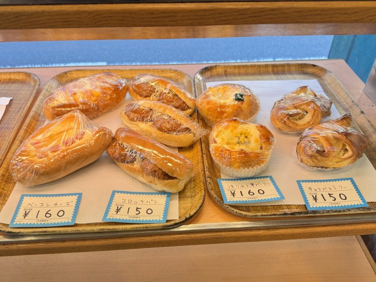 パンもまた懐かしいものばかり。