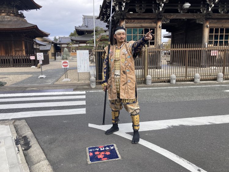 荒子観音の方向は……。