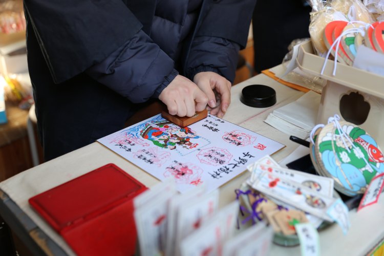 専用の色紙に7つのスタンプを集めれば、七福神めぐりのいい記念になりそう。