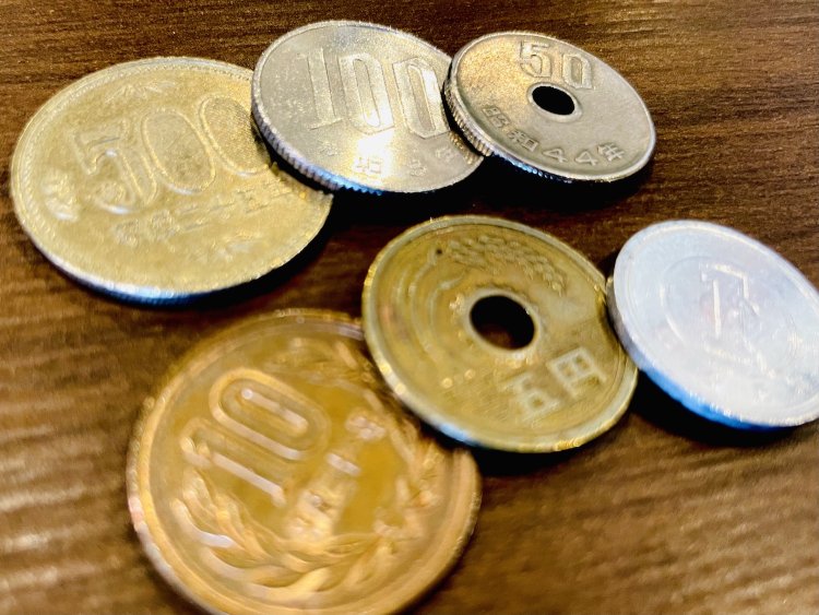 それでも悩むお賽銭の金額。