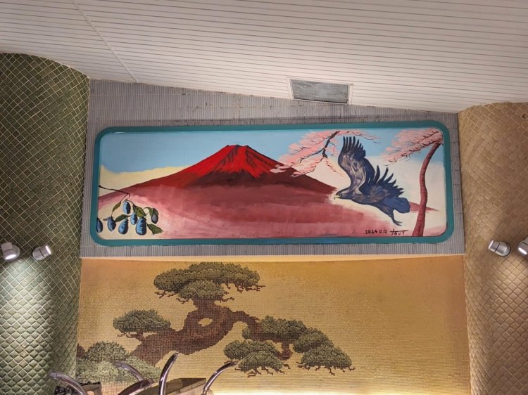 中島さんによる赤富士。鷹と茄子の部分は前回の丸山さんの絵を生かしている。