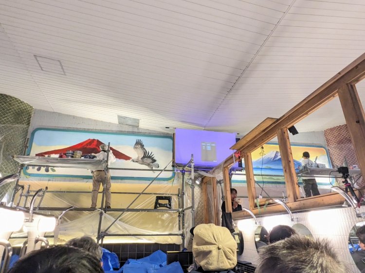 師弟が並んで作業を進める様子から目が離せない。