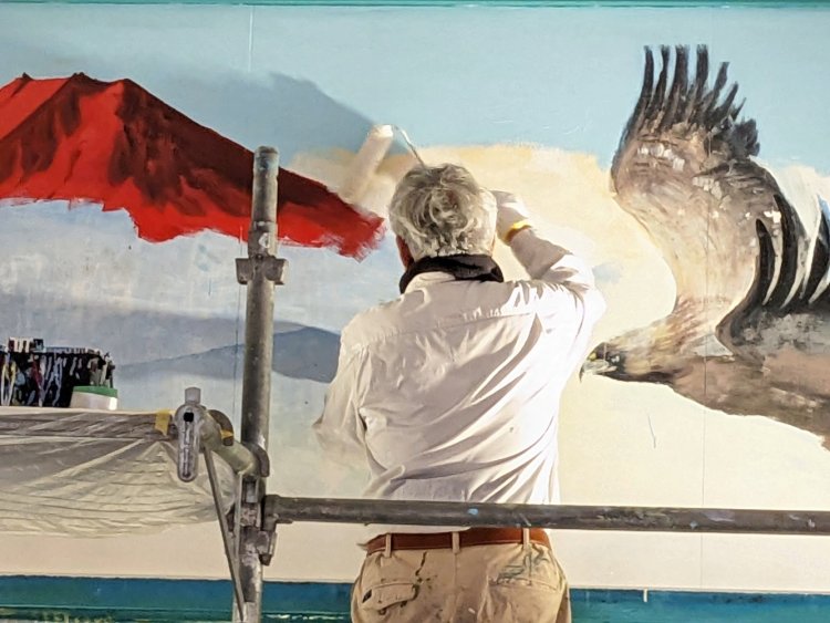 中島さんがローラーブラシを使う手法を考案したおかげで、制作時間がぐっと縮まり、一日で複数の現場を掛け持ちする銭湯ペンキ絵師も現れたとか。