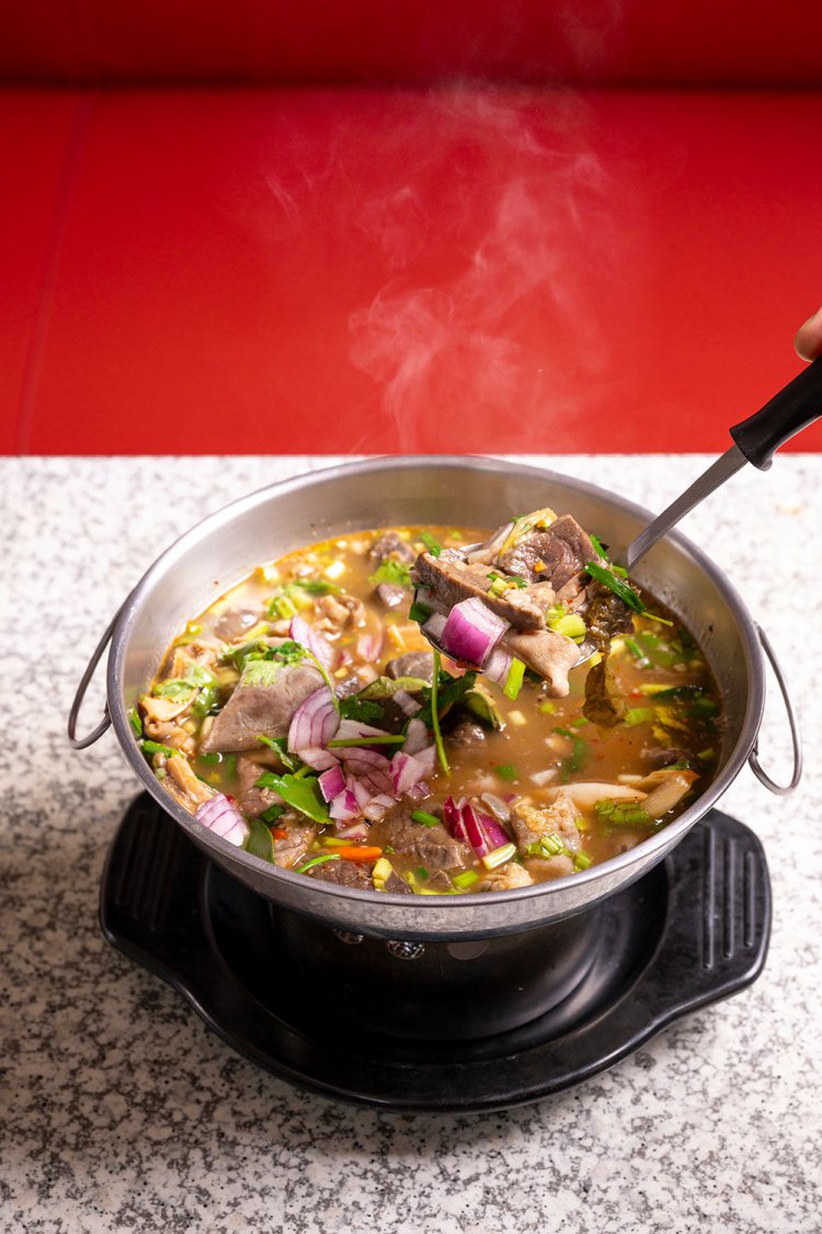 辛さの中に深い味わいのあるトムセープもおすすめ。