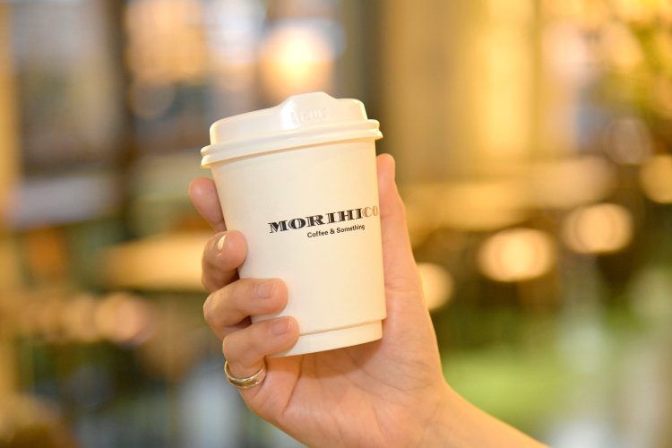 1階の入口横にある『MORIHICO.』では、モーニングも提供している。ブレンドのほか、月替わりのドリンクも人気。