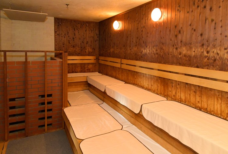 90〜100度まで温度が上がるフィンランドサウナ。