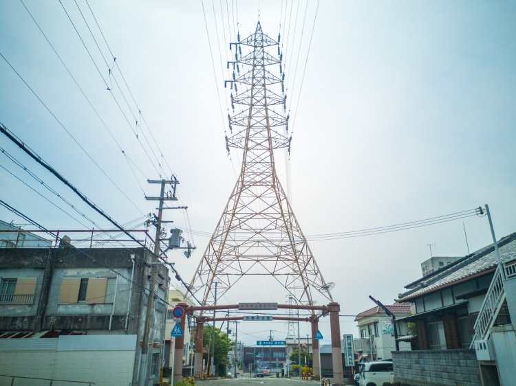 新田辺線の鉄塔。