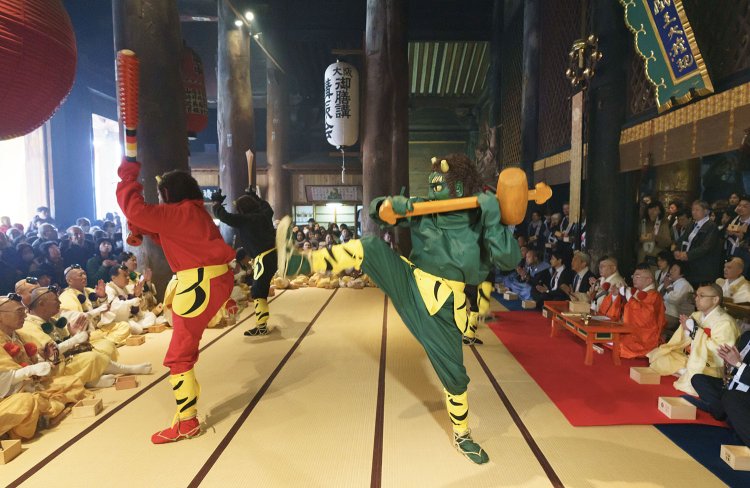 吉野町の金峯山寺での「節分会」には鬼が登場する。