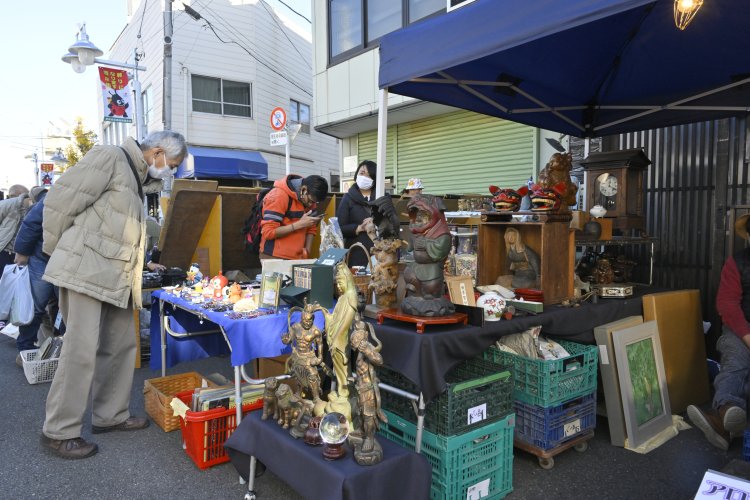 思いがけないものとの一期一会を求めてぶらぶら歩くだけでも楽しい。