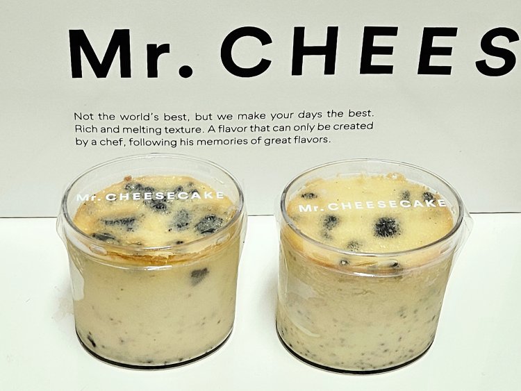 Mr. CHEESECAKE Petit Cookies ＆ Cream / S 1個837円。