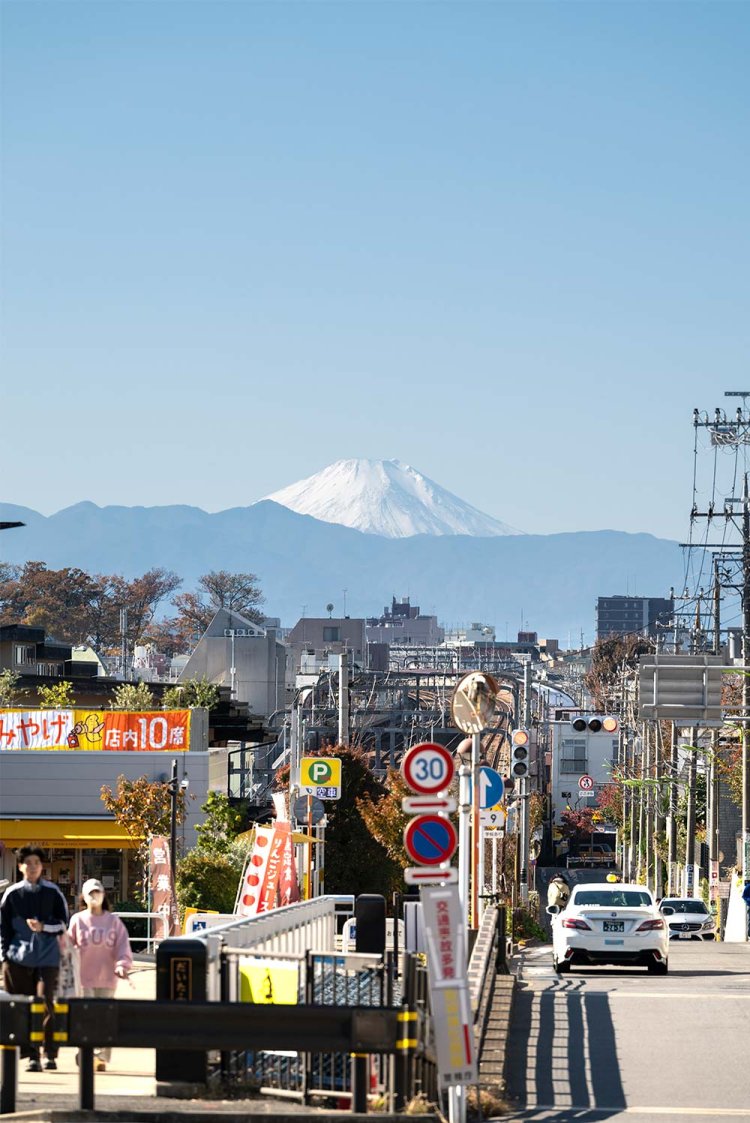世田谷代田駅から見た富士山。