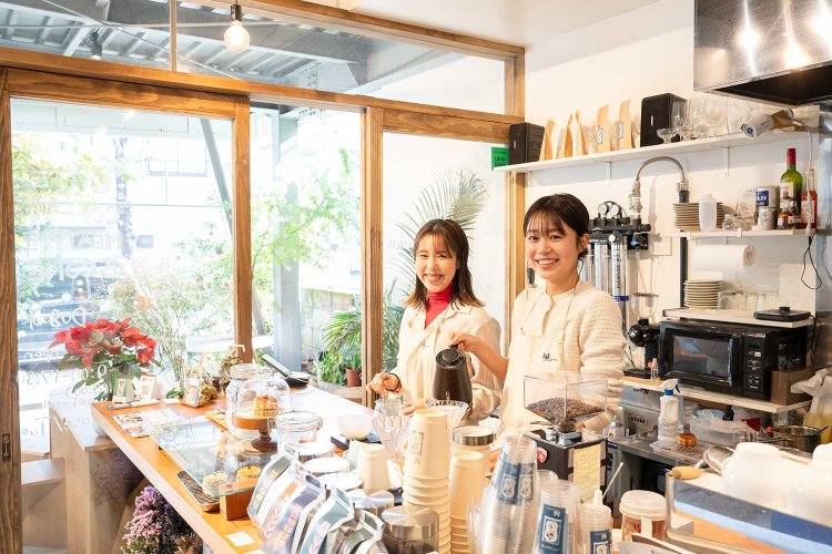 飯島さん（左）。