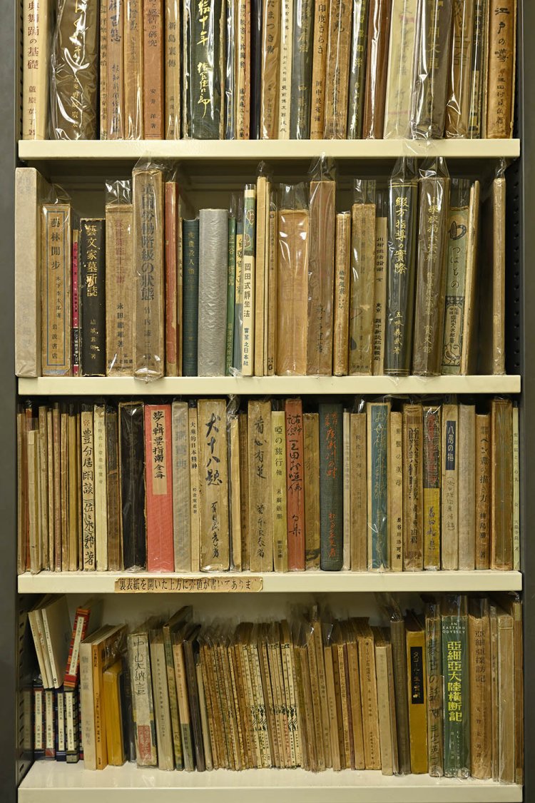 戦前に発行された本。古いから価格が高いとは限らない。