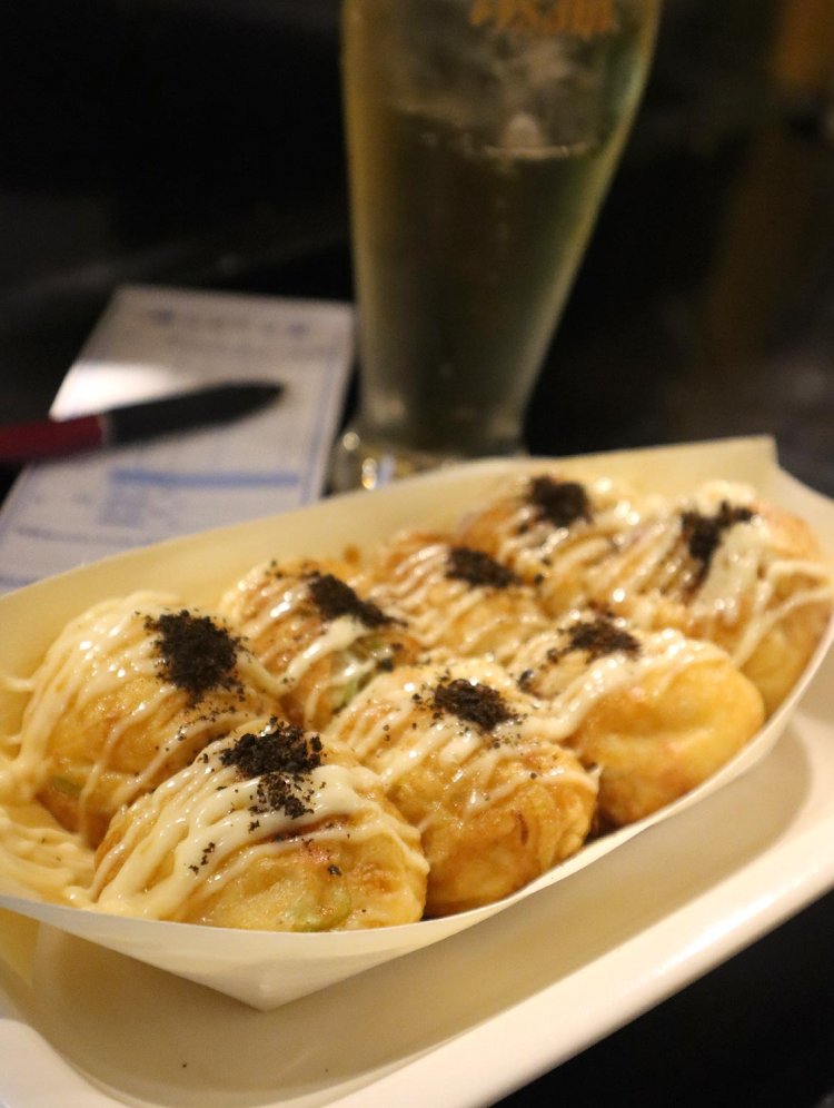 黒七味醬油800円。辛味が後を引く。