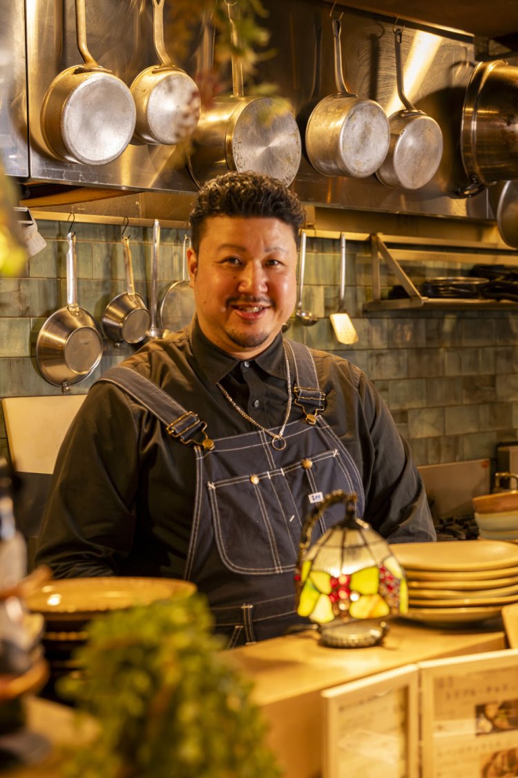 マネジャーの比嘉さん。