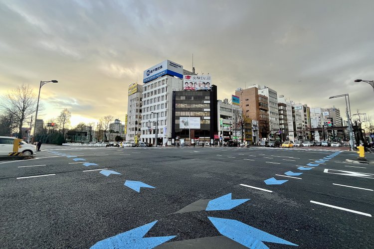 北東側から南西方面を望む。