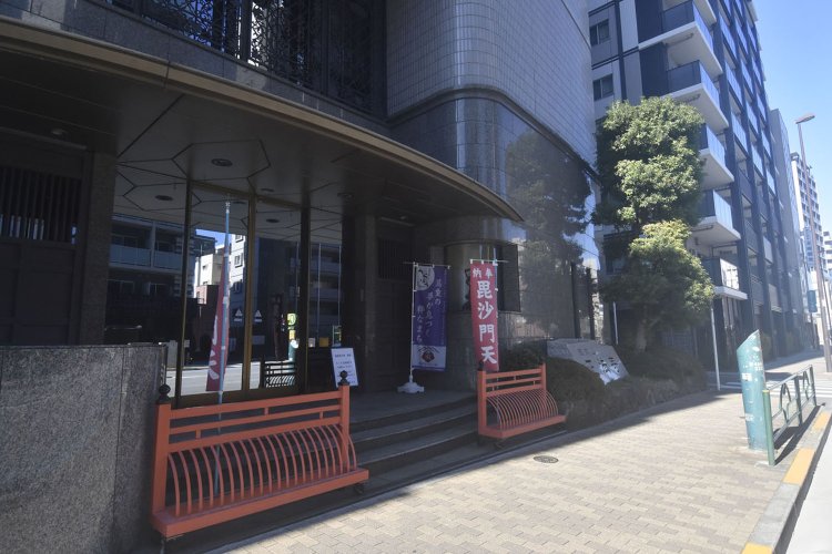 重三郎をはじめ蔦屋関係者の菩提寺である正法寺。