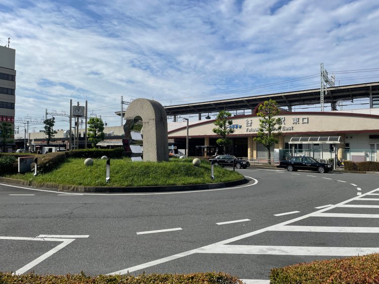 谷塚駅前のロータリー。