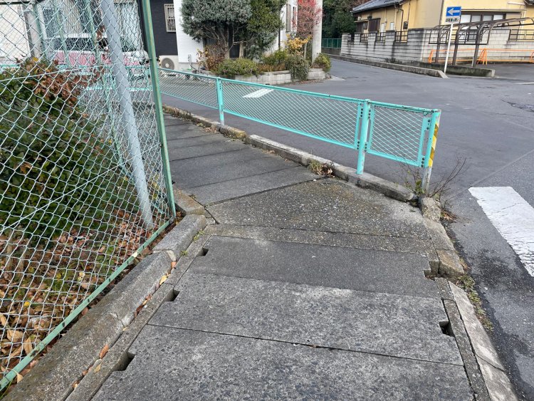 蓋をして歩道になっている区間。