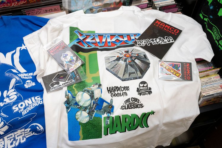 レトロゲーに関連したグッズが各所から今も出続けている。「そんなものまで！」という品もあるので出かけて確認すべき。