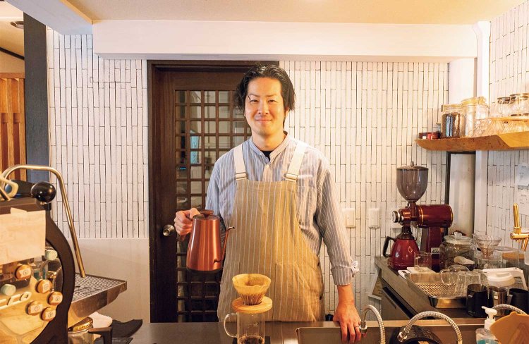 『山ノ季』店長の陽介さんはカフェのみならず、新設の貸切風呂や客室の設計などにも携わった。