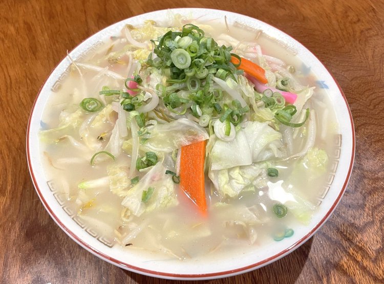 野菜がたっぷり入ったボリューム満点の戸畑チャンポン900円。