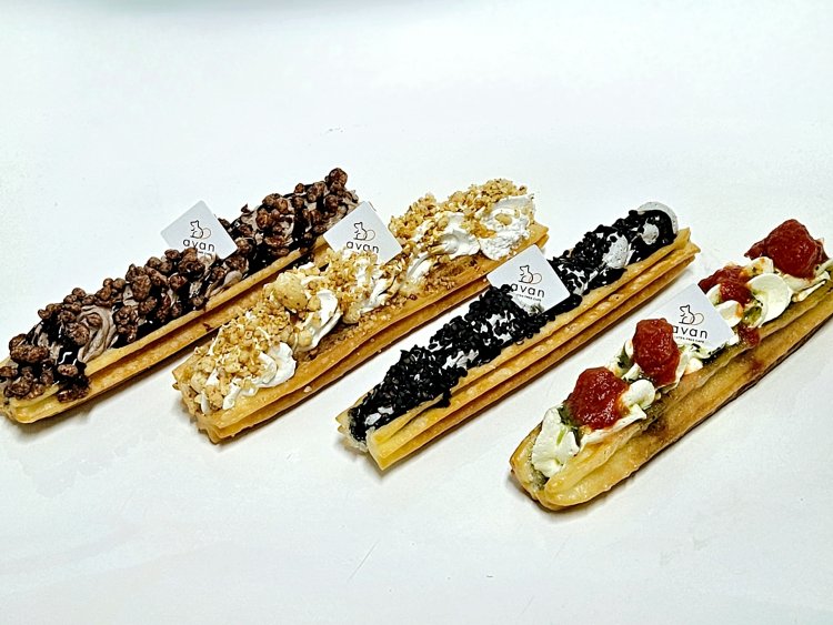 左から、RICH CHURRO ダブルチョコ、キャラメルナッツ、黒ゴマクリーム、バジルクリーム。
