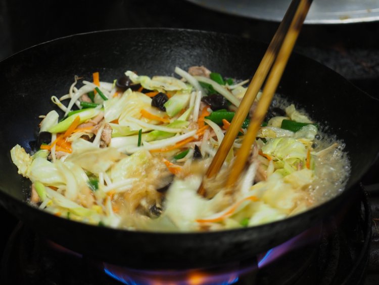 あんの下にとろみのないスープが入っている「二層式」が特徴。