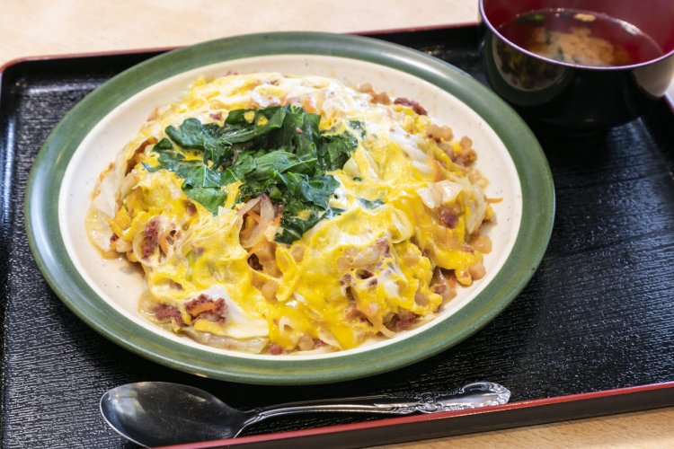 一度は食べたい人気ナンバーワンのちゃんぽん（沖縄風）900円。