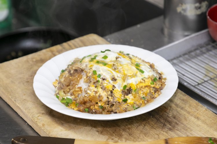 親子丼のような甘めの味つけのちゃんぽん （三笠風）750円。