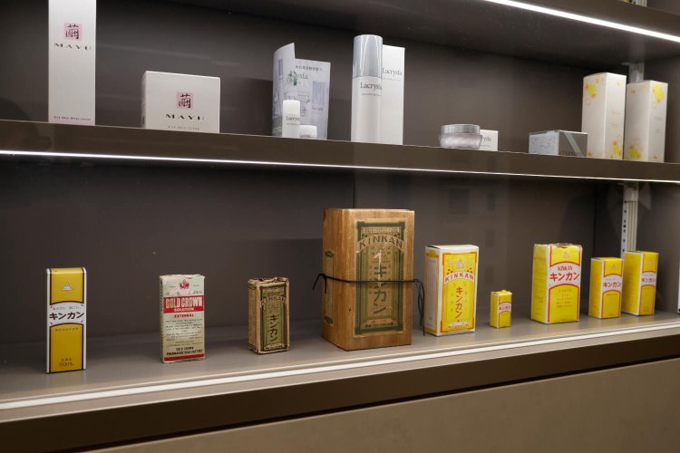 昭和初期のキンカンは木箱入りだった（下段中央）。