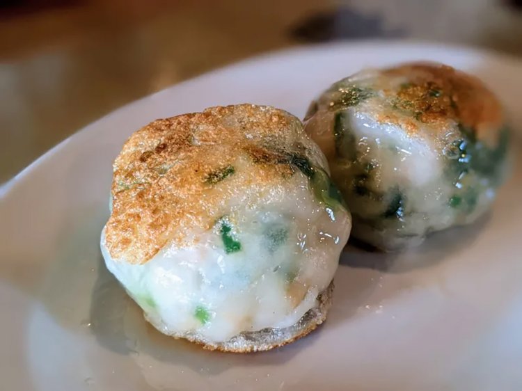 【酒場ナビ】福生「韮菜万頭」