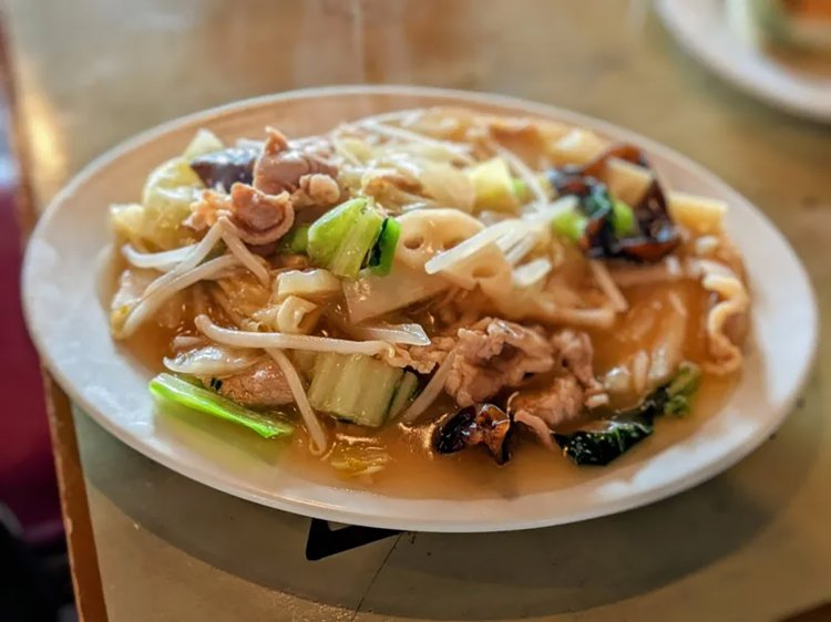 【酒場ナビ】福生「韮菜万頭」