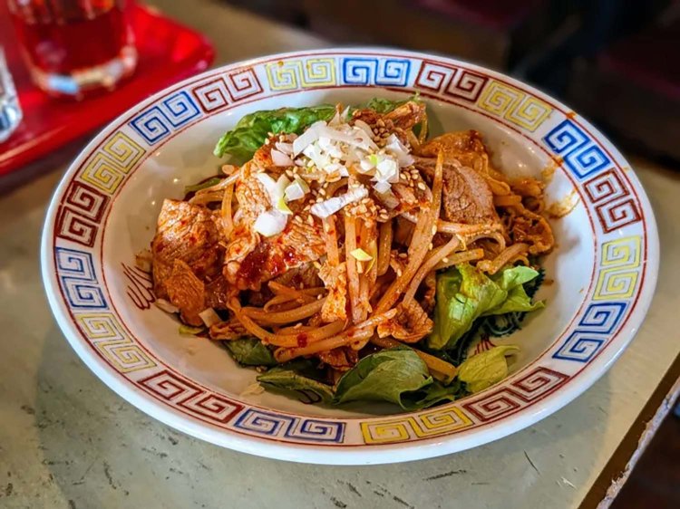 【酒場ナビ】福生「韮菜万頭」