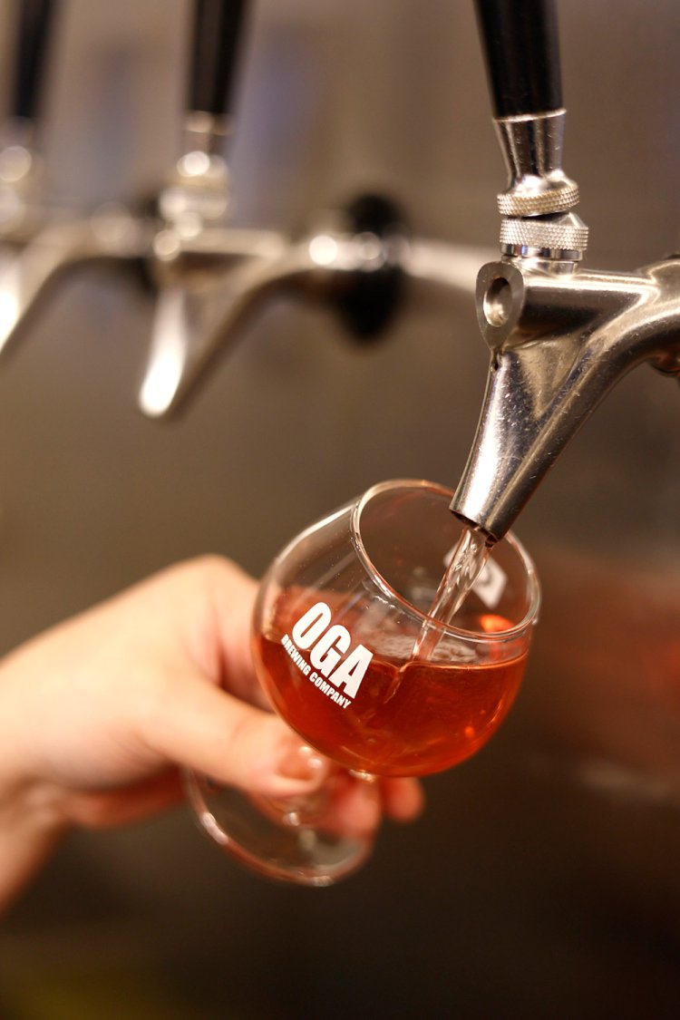 出来たてを飲めるタップルームを併設。