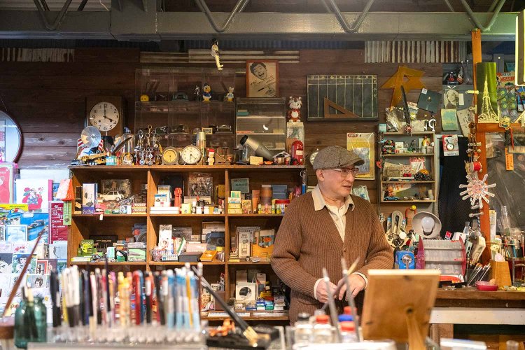 「古い文具のデザインは、もはやアートだ」と中村さん。