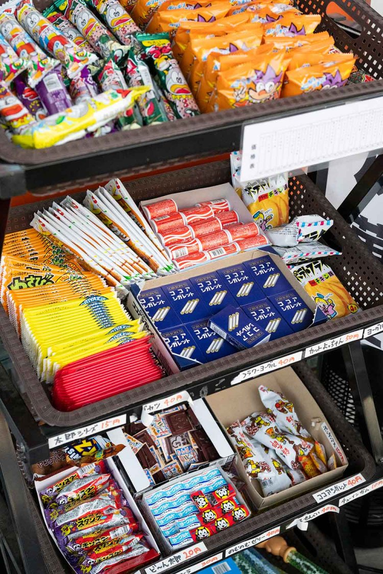 駄菓子も人気。