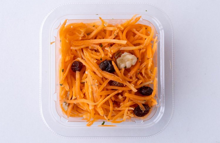 人参サラダ100g当たり280円。