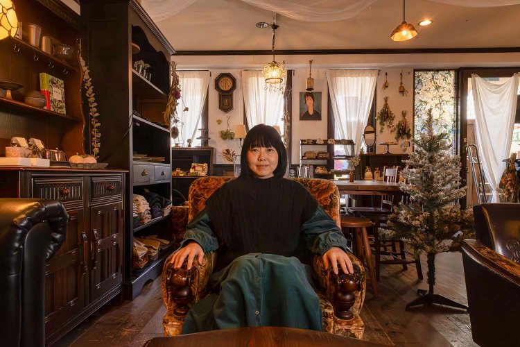 モディリアーニが好きな鹿子木さん。「ゆっくり過ごしてくださいね」。