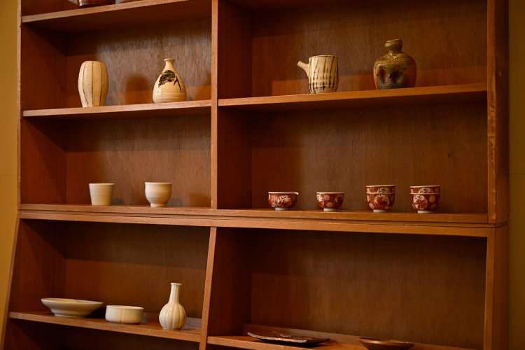 余裕を持って配された商品は背伸びすれば届く価格。