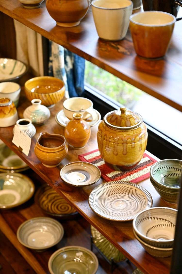 定番の小鹿田焼は新作も揃う。