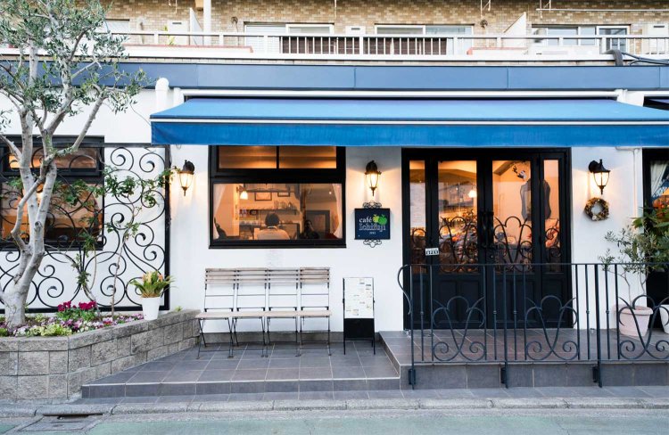 性別、世代問わず多くの人が通う。