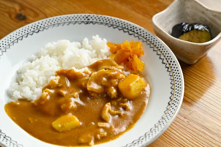 出汁香るカレーライス（ミニ）550円。