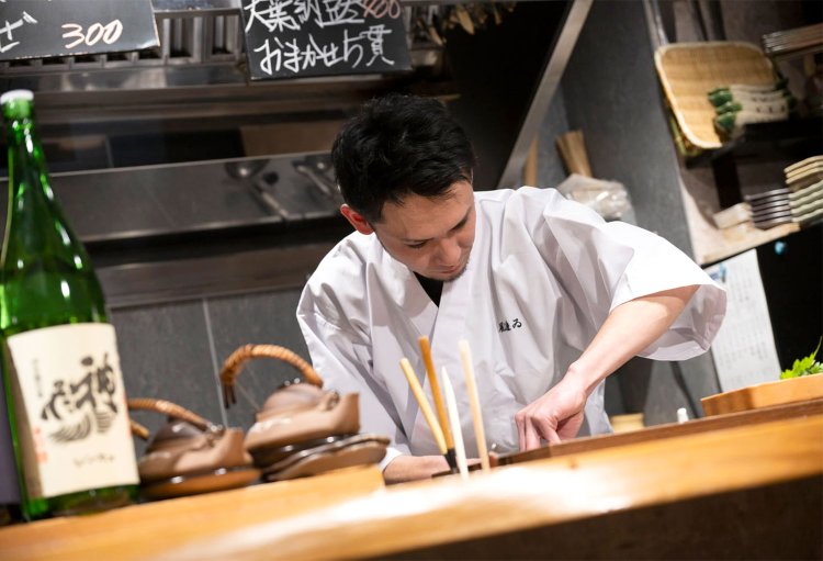 店主の山梨さんは懐石や寿司店で修業。