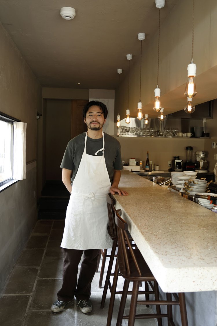 井の頭公園の目の前に2022年オープン。ガラス張りで自然を感じながらゆったりと。