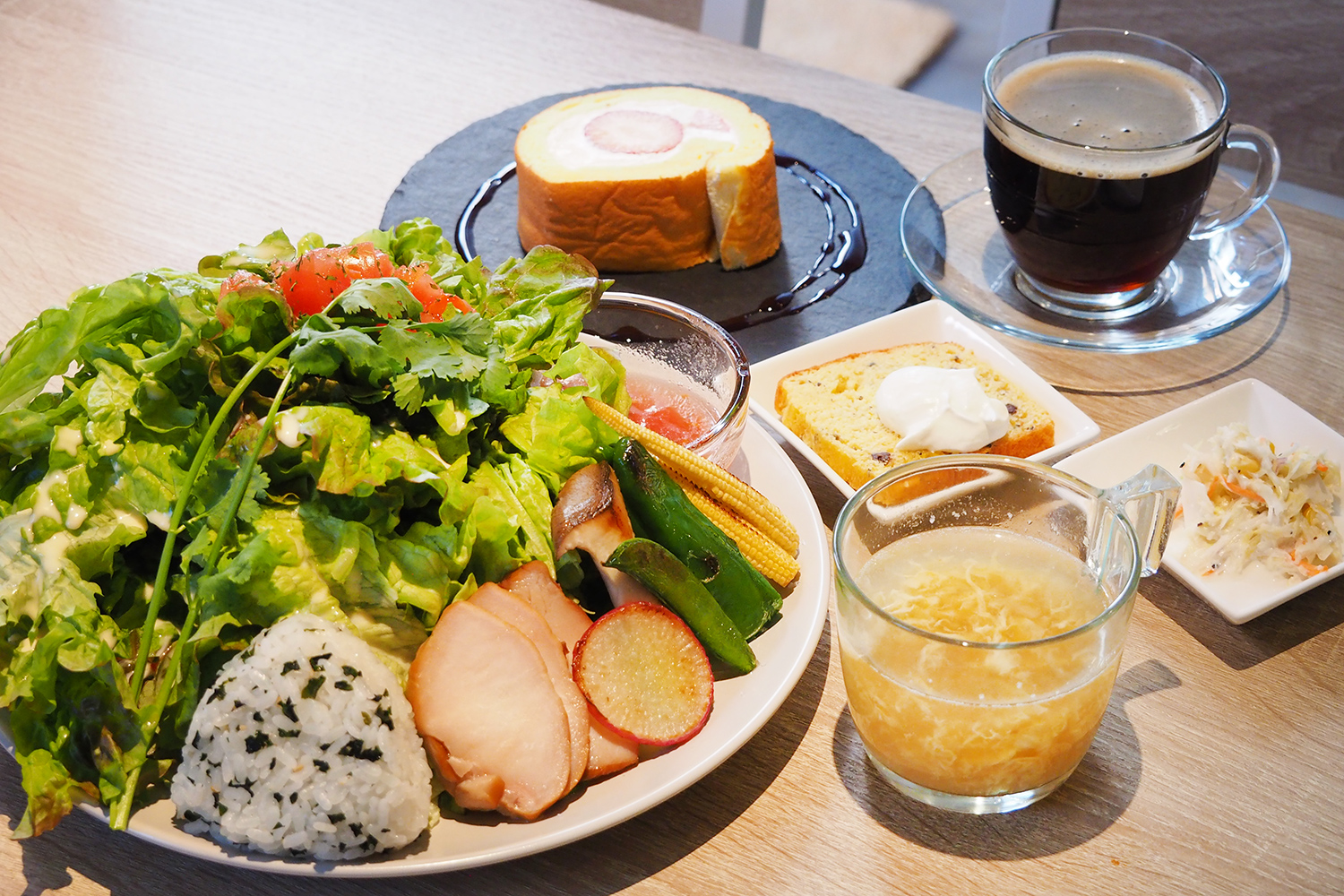 神保町　atacu cafe